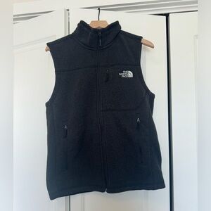 Men’s North Face Heathered Black Fleece Vest Medium